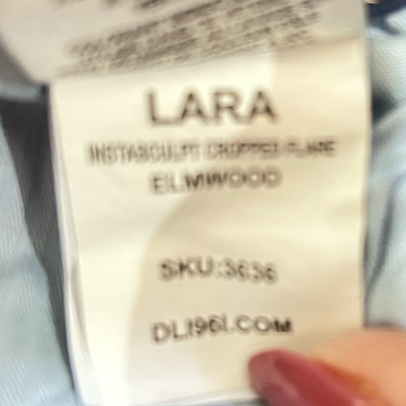 NWT DL1961 Lara intercept cropped flare mid tone distressed frayed hems size 26 - Picture 9 of 9